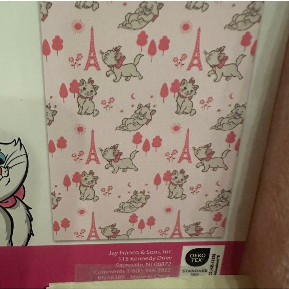 NWT Disney Aristocats Marie Eiffel Tower Plush
Soft Throw Blanket 50"×70" Pink - Picture 3 of 5